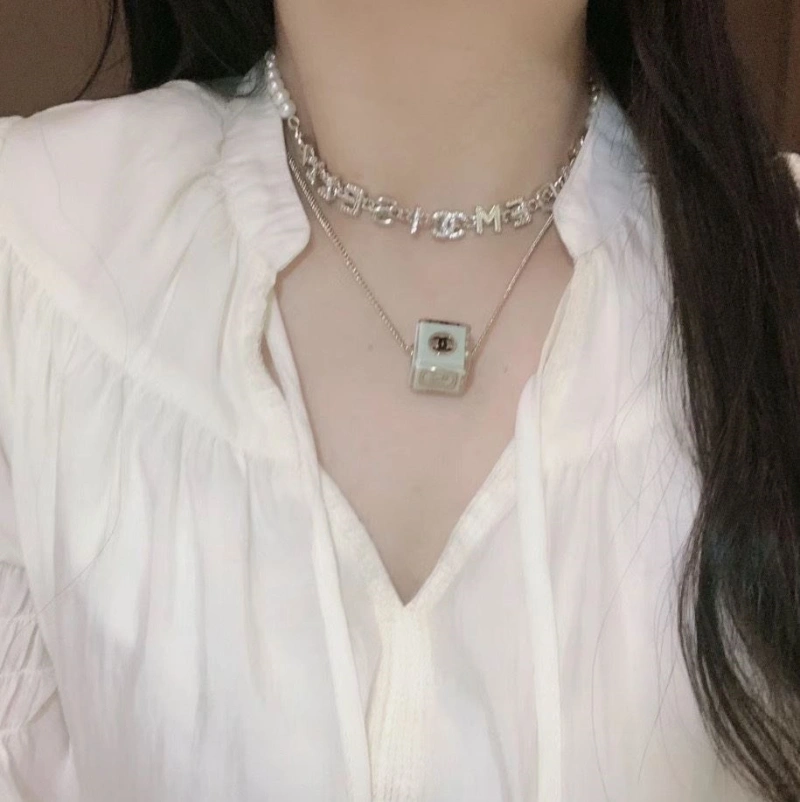 Trendsetting Chxnxl Necklaces 288340