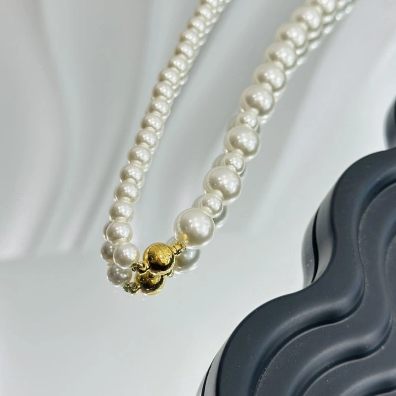 Versatile Chxnxl Necklaces 288337