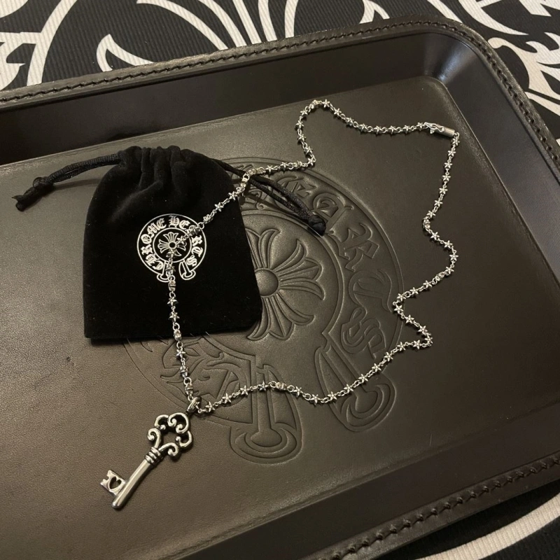 Sleek Chrxmx Hxxrts Necklaces 299889
