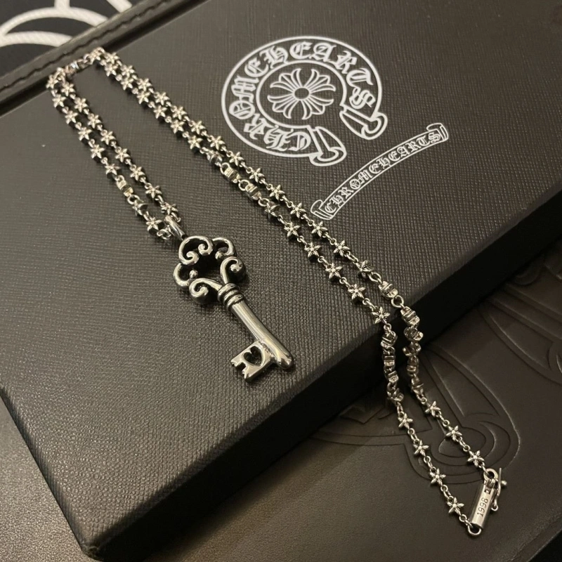 Sleek Chrxmx Hxxrts Necklaces 299889