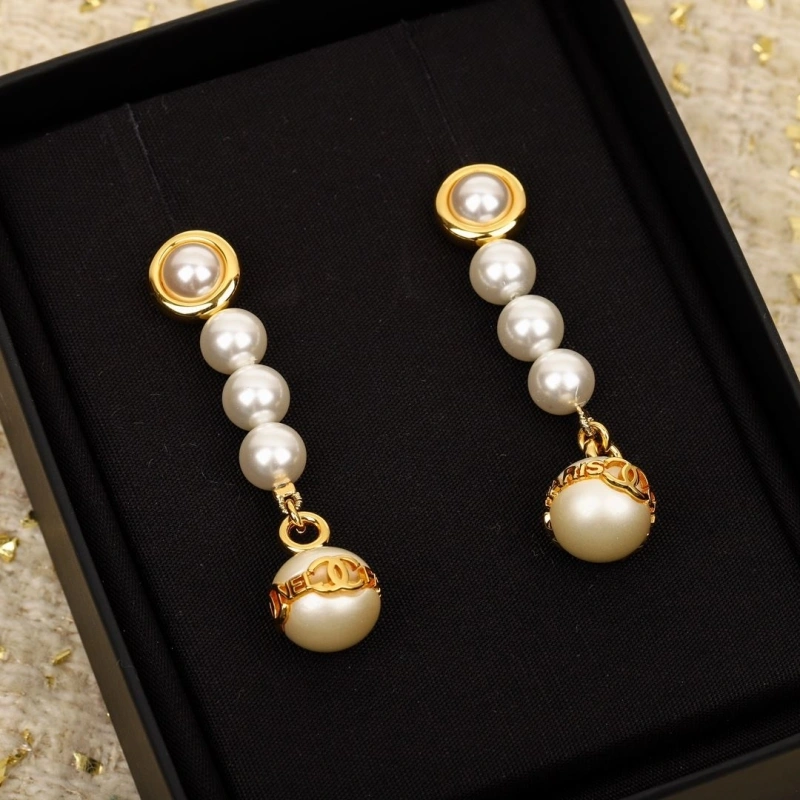 Comfortable Chxnxl Earrings 289179