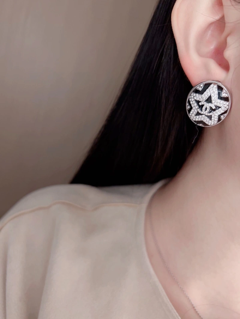 Comfortable Chxnxl Earrings 289173