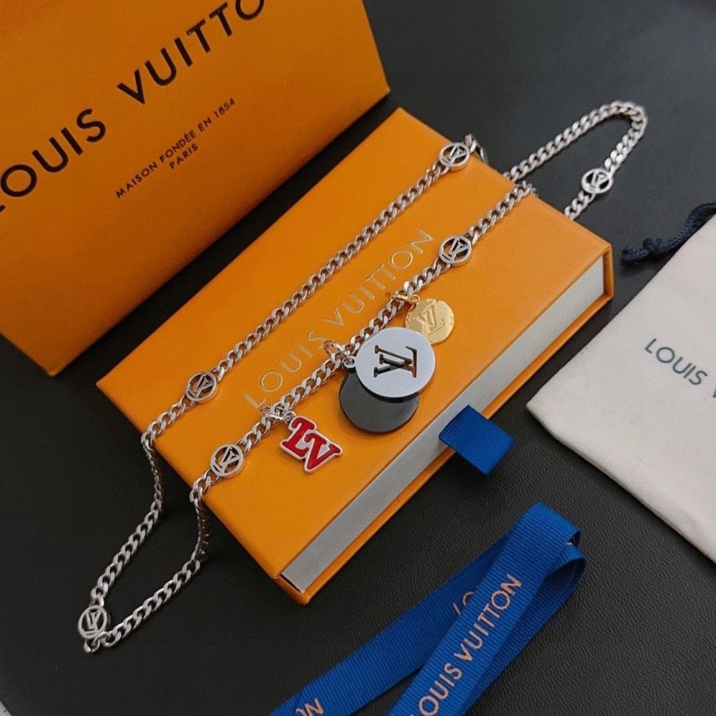 Affordable LX Necklaces 310937