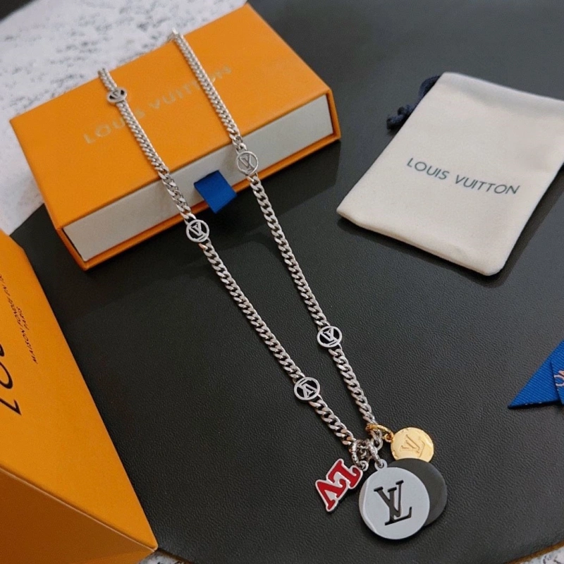 Affordable LX Necklaces 310937