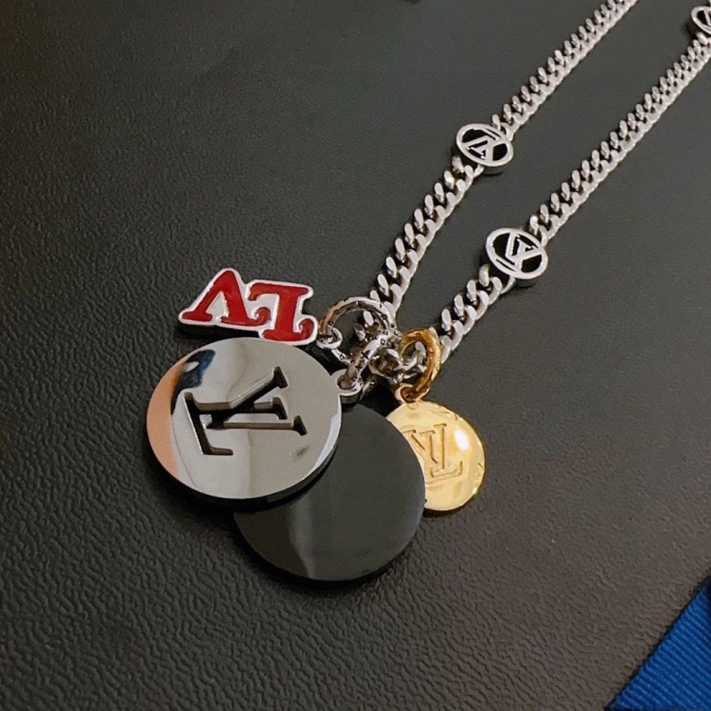 Affordable LX Necklaces 310937