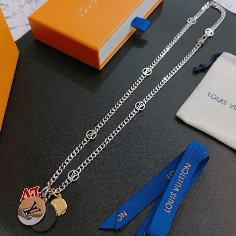 Affordable LX Necklaces 310937