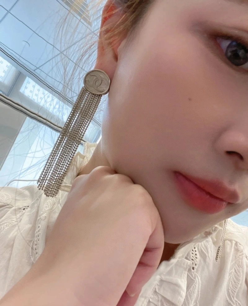 Elegant Chxnxl Earrings 289157