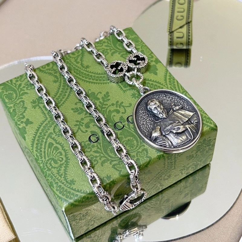 Versatile Gxccx Necklaces 305295