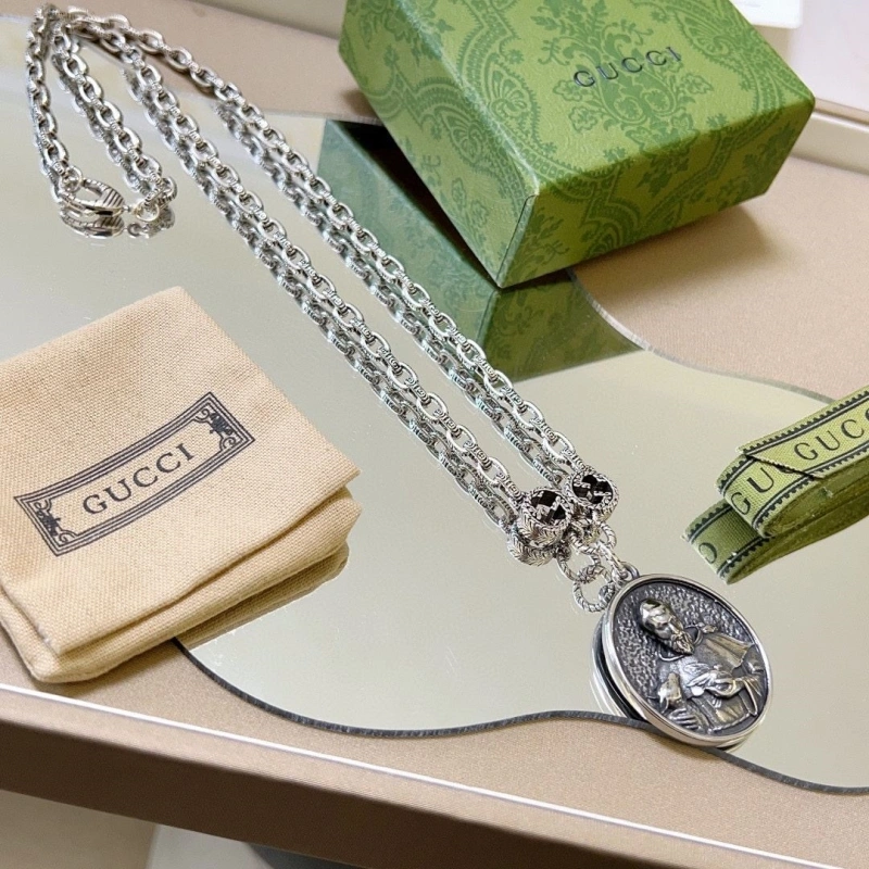 Versatile Gxccx Necklaces 305295
