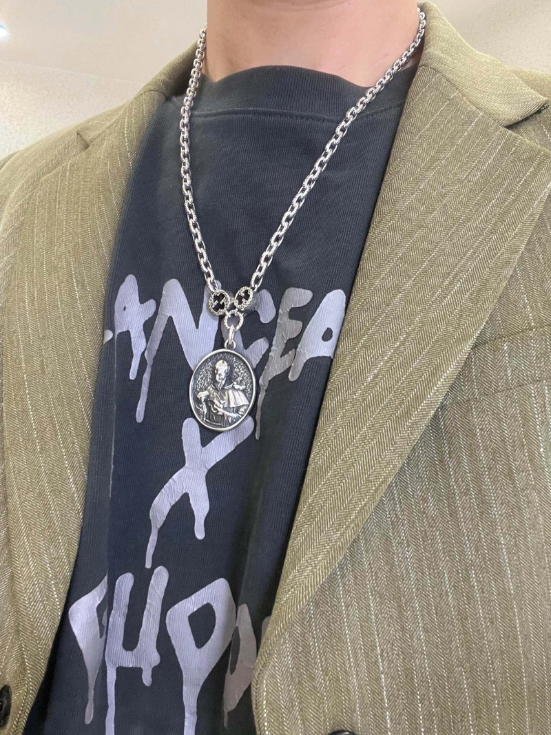 Versatile Gxccx Necklaces 305295
