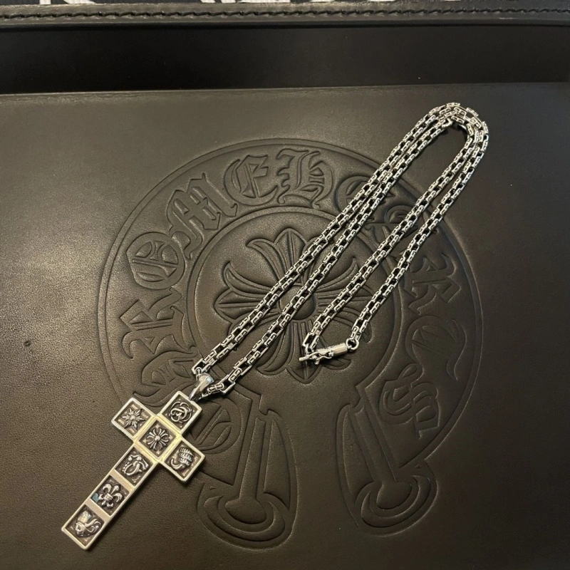 GoodFit Chrxmx Hxxrts Necklaces 299905