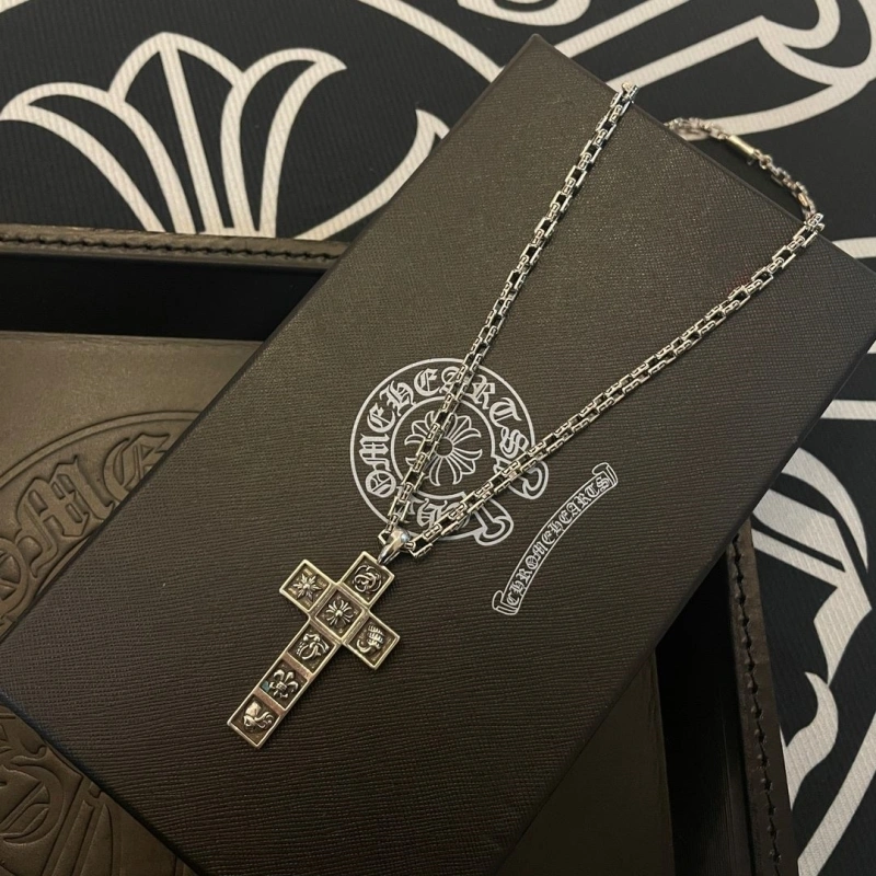 GoodFit Chrxmx Hxxrts Necklaces 299905