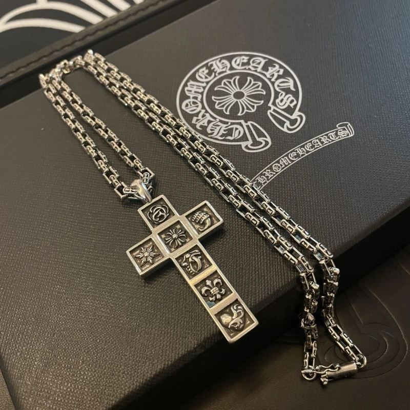 GoodFit Chrxmx Hxxrts Necklaces 299905