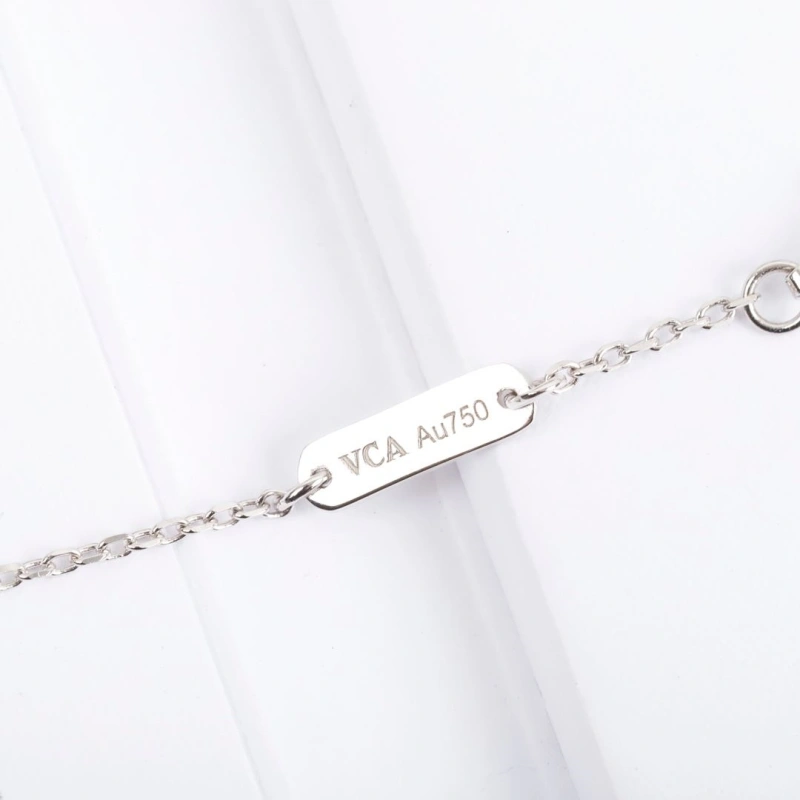 EyeCatching Chxnxl Bracelets 289439