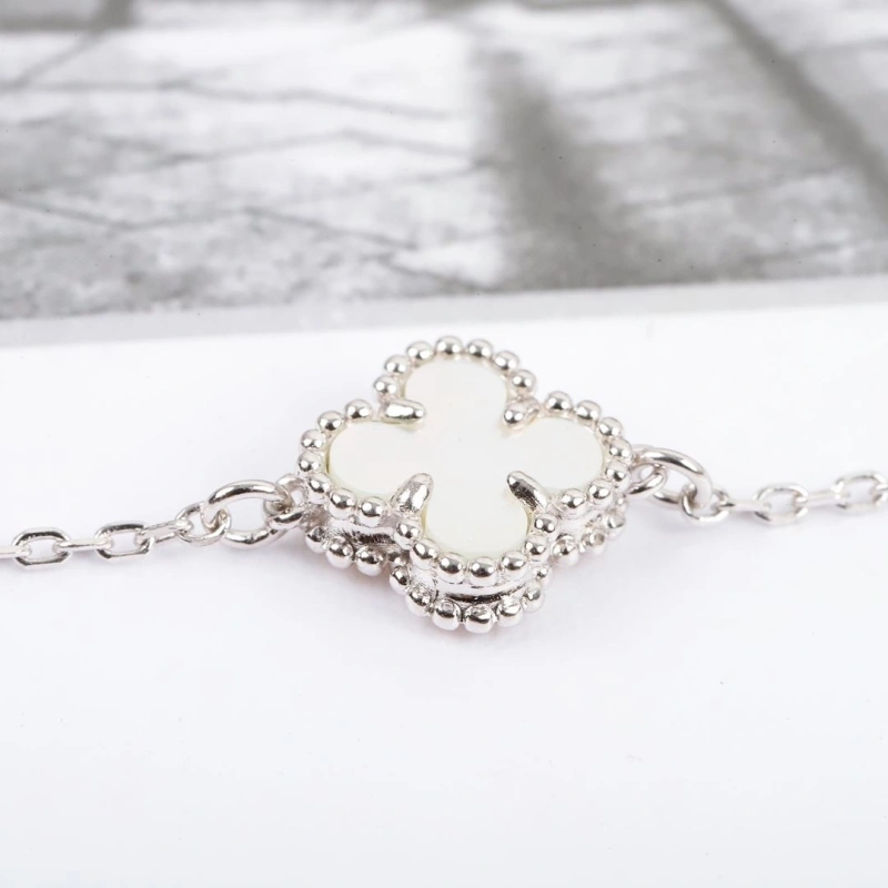 EyeCatching Chxnxl Bracelets 289439