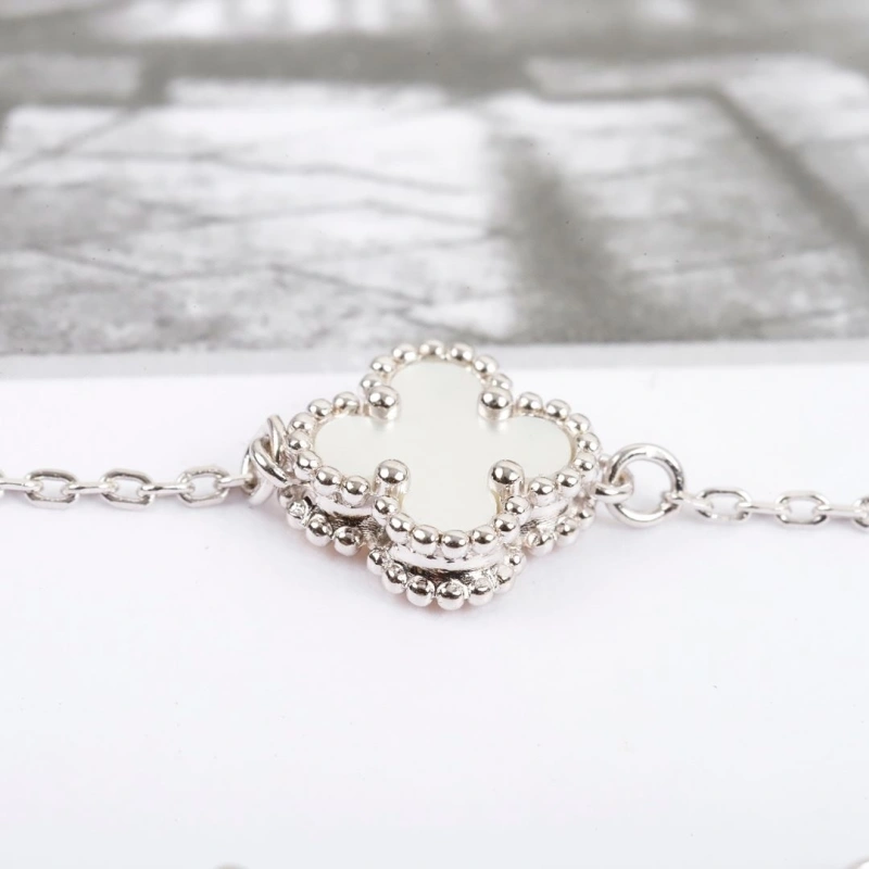 EyeCatching Chxnxl Bracelets 289439