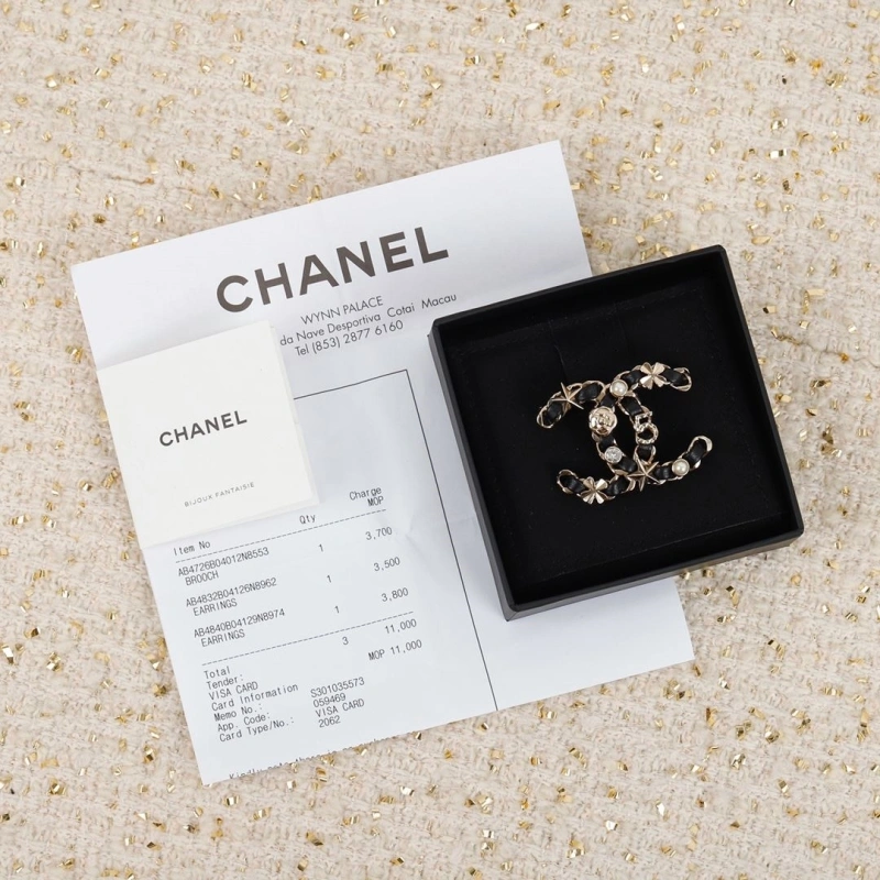 Functional Chxnxl Brooches 289330