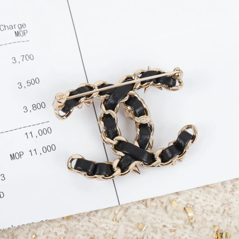 Functional Chxnxl Brooches 289330