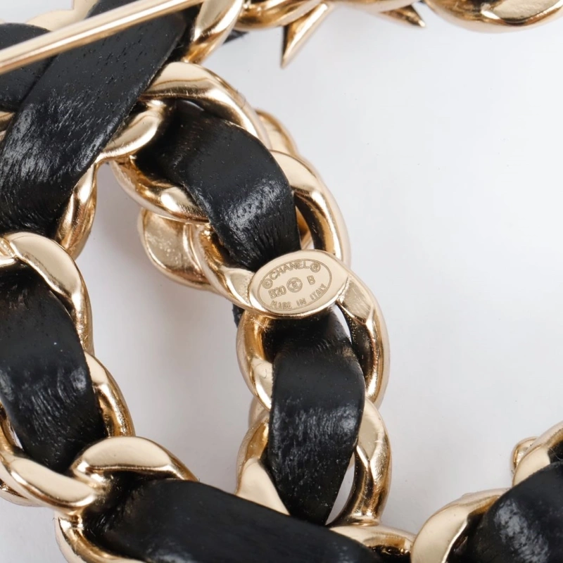 Functional Chxnxl Brooches 289330