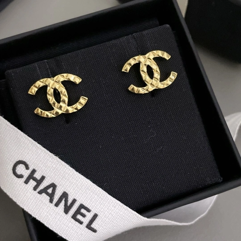 Minimalist Chxnxl Earrings 289160