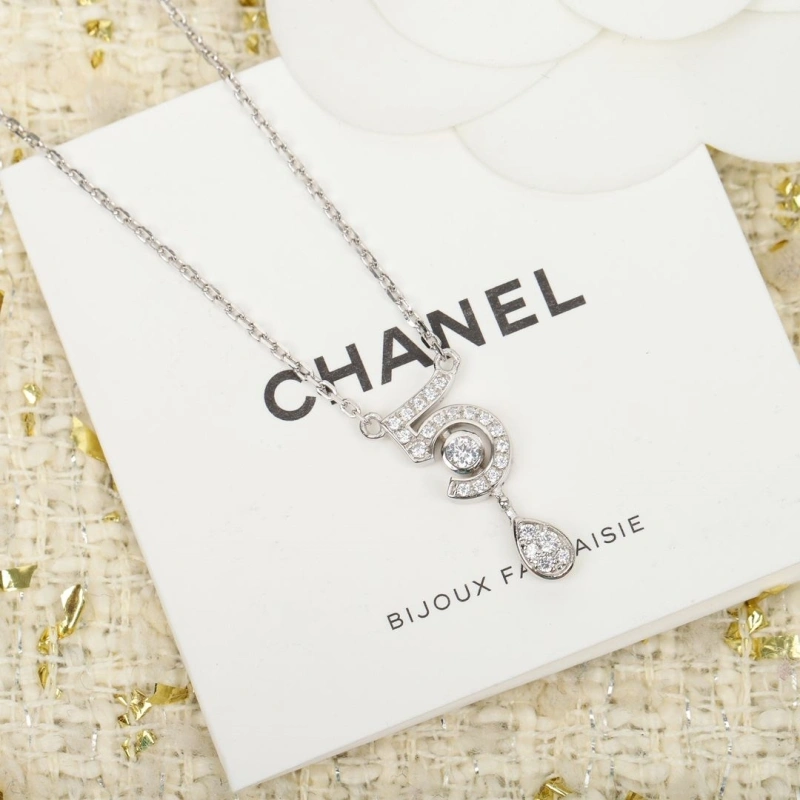 Timeless Chxnxl Necklaces 288310