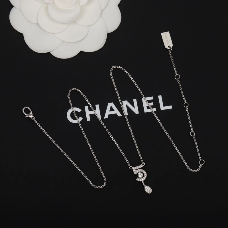 Timeless Chxnxl Necklaces 288310