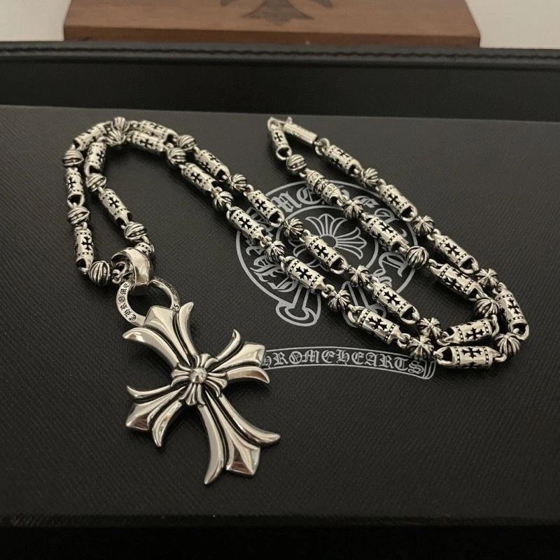 Flexible Chrxmx Hxxrts Necklaces 299885