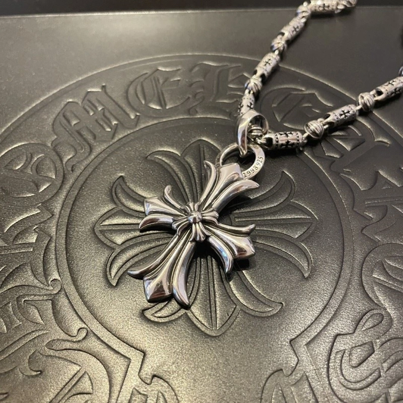 Flexible Chrxmx Hxxrts Necklaces 299885