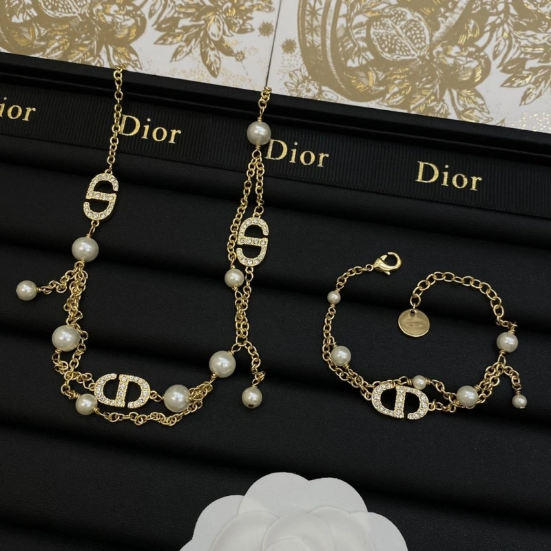 Flexible Christian Dxxr Necklaces 294746