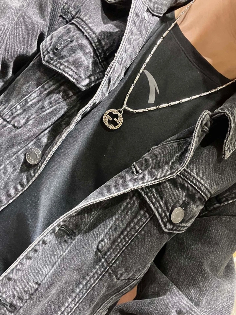 Stylish Gxccx Necklaces 305290