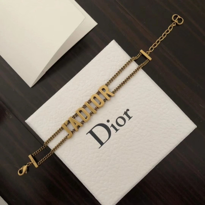 Christian Dxxr Necklaces Elegant 294747