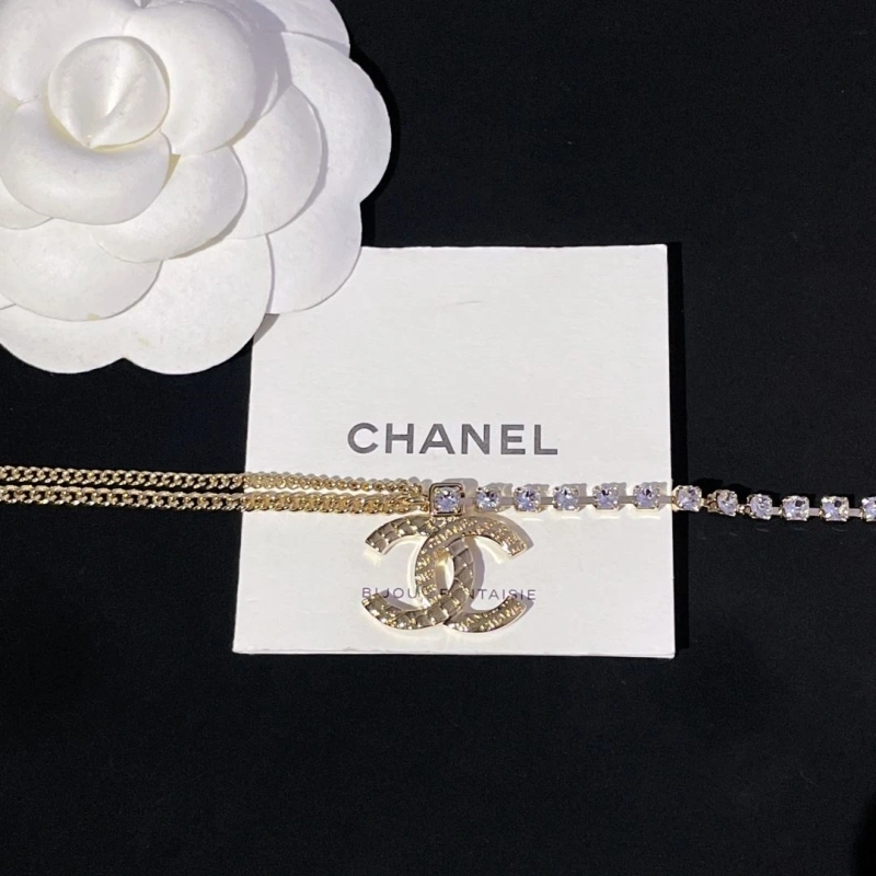Elegant Chxnxl Necklaces 288319