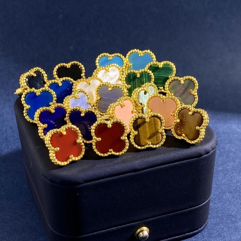 Affordable Vcx Earrings 316032