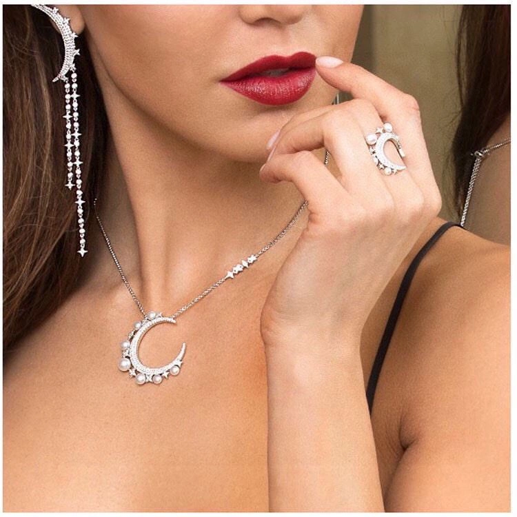 Trendsetting Axm Necklaces 281599