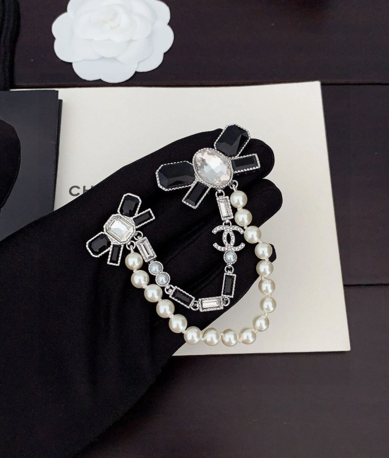 Flexible Chxnxl Brooches 289326