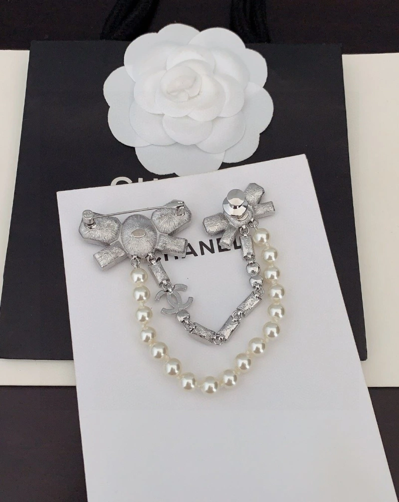 Flexible Chxnxl Brooches 289326