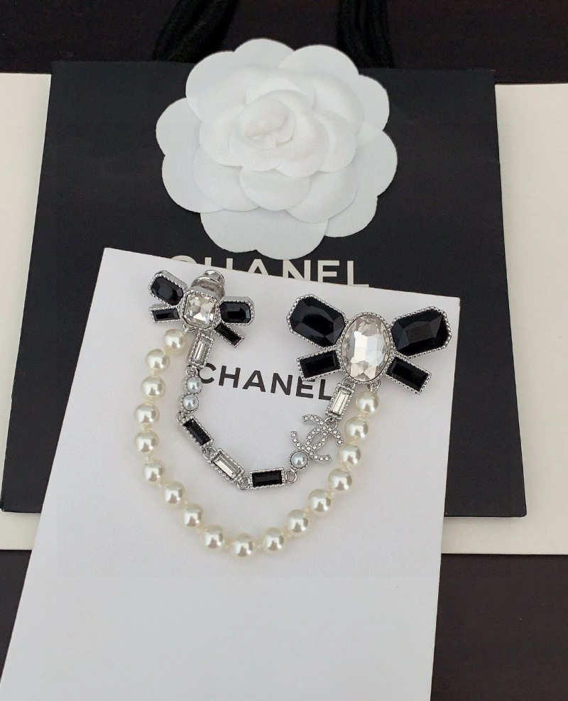 Flexible Chxnxl Brooches 289326