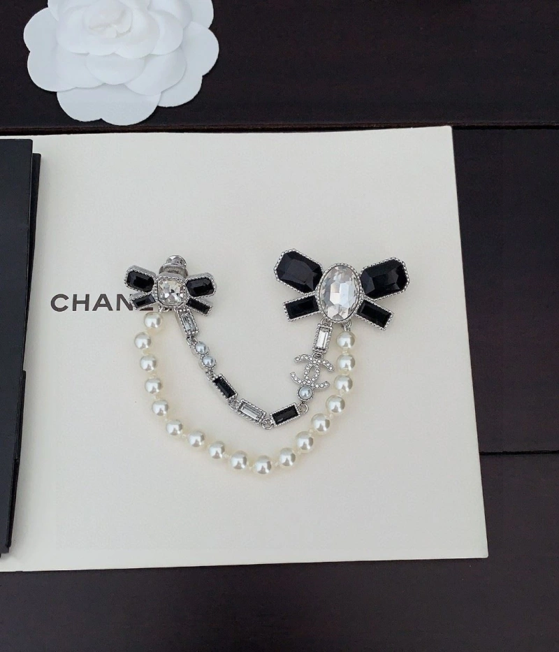 Flexible Chxnxl Brooches 289326