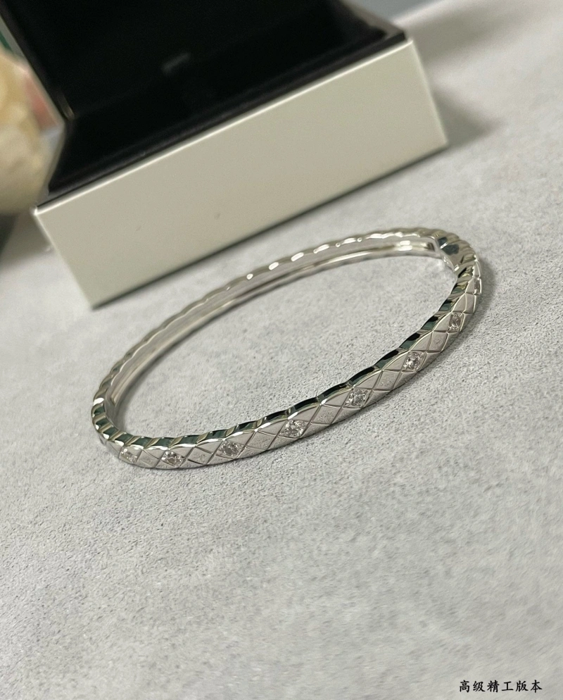 HighQuality Chxnxl Bracelets 289430