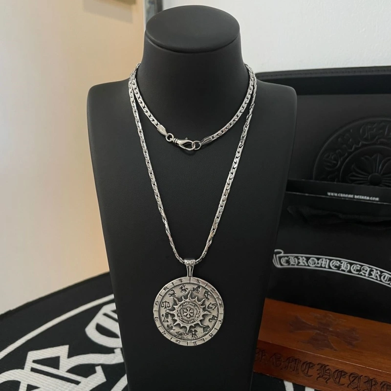 Stylish Chrxmx Hxxrts Necklaces 299847