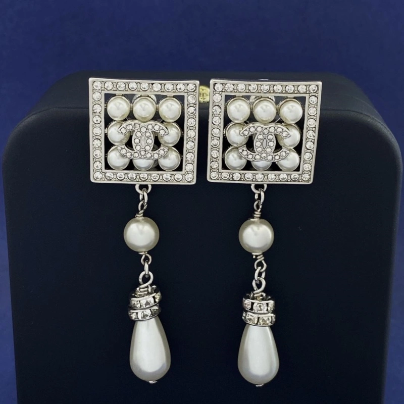 EyeCatching Chxnxl Earrings 289100