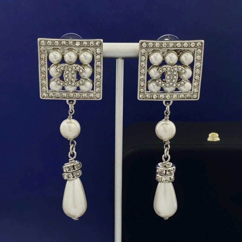 EyeCatching Chxnxl Earrings 289100