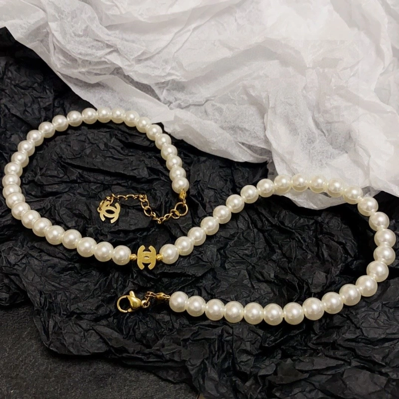 Bright Chxnxl Necklaces 288301