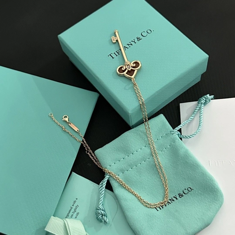 Resilient Txffxnx Necklaces 315764