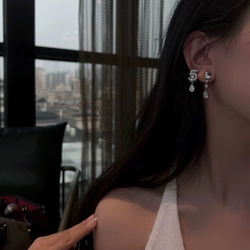Resilient Chxnxl Earrings 289084