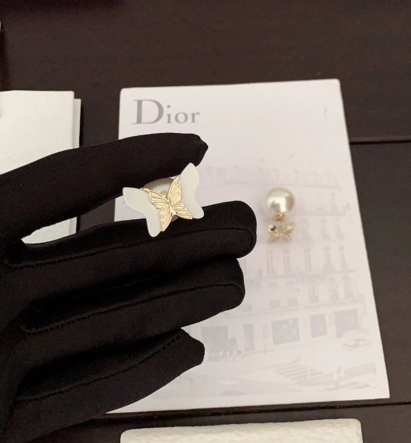 Christian Dxxr Earrings Trendy 294960