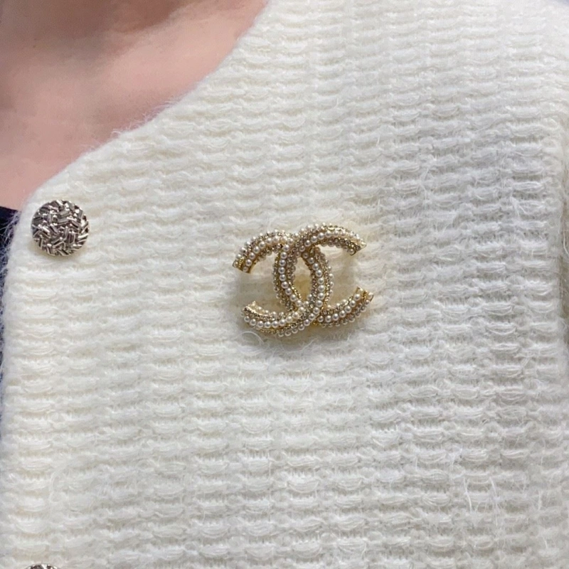 Refined Chxnxl Brooches 289321