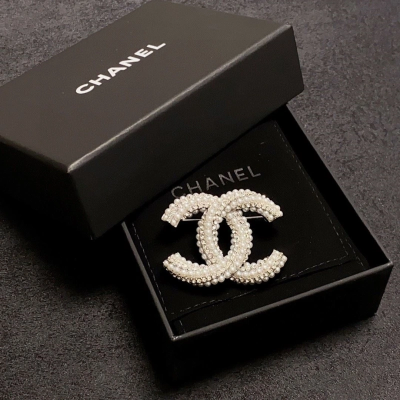 Refined Chxnxl Brooches 289321