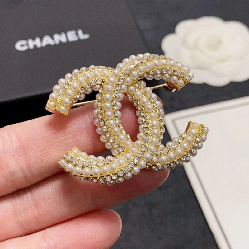 Refined Chxnxl Brooches 289321