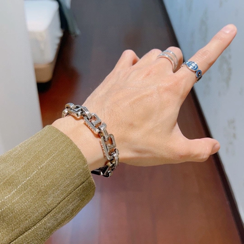 Fashionable Gxccx Bracelets 305794